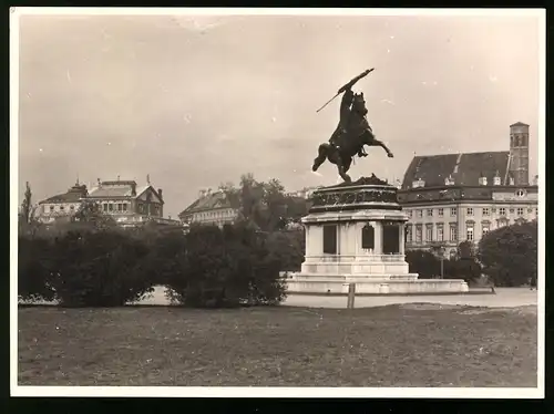 8 Fotografien unbekannter Fotograf, Ansicht Wien, Prunkbauten in der Innenstadt, Denkmäler & Stephansdom