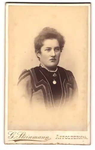 Fotografie G. Steinmann, Affoltern a. A., Bürgerliche Dame mit Halskette