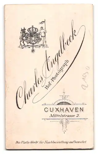 Fotografie Charles Angelbeck, Cuxhaven, Mittelstrasse 2, Gutbürgerliches Paar in eleganter Kleidung