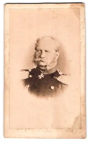 Fotografie Portrait Kaiser Wilhelm I. in Uniform mit Orden & Epauletten