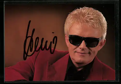 AK Musiker Heino in rotem Jackett, original Autograph