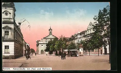 AK Rastatt, Kaiserstrasse mit Post und Rathaus