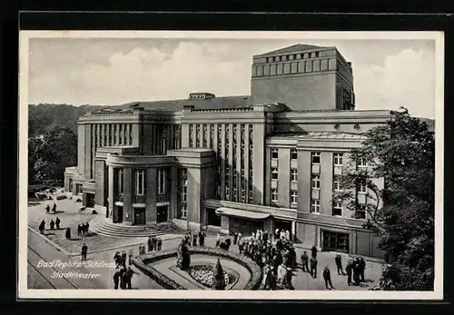AK Bad Teplitz-Schönau, Stadttheater mit Besuchern