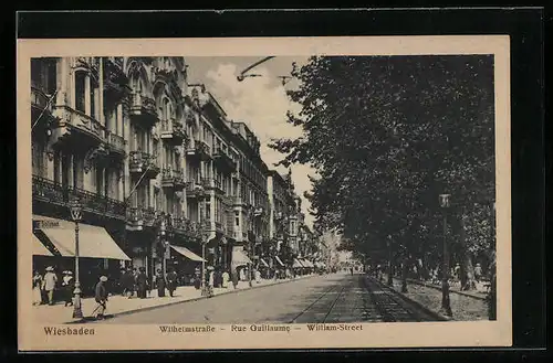 AK Wiesbaden, Wilhelmstrasse mit Strassenbahngleisen