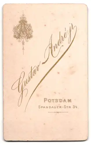 Fotografie Gustav André jr., Potsdam, Spandauer-Str. 34, Junge Dame mit Kragenbrosche