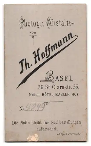 Fotografie Th. Hoffmann, Basel, St. Clarastr. 36, Junge Dame mit Flechtfrisur