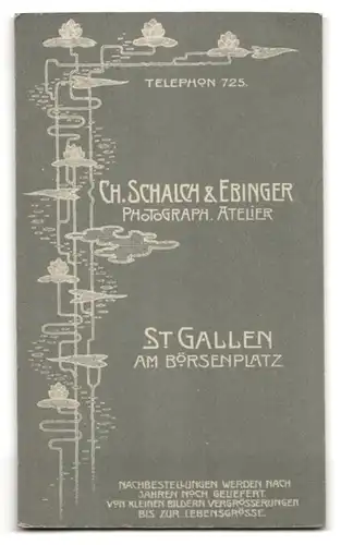 Fotografie Schalch & Ebinger, St. Gallen, Am Börsenplatz, Junge Dame mit zeitgenössischer Frisur