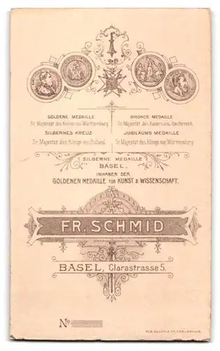 Fotografie Fr. Schmid, Basel, Clarastr. 5, Kleinkind im Kleid mit einem Reifen