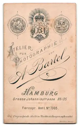 Fotografie A. Bartel, Hamburg, Grosse Johannisstr. 23-25, Junges Paar in modischer Kleidung