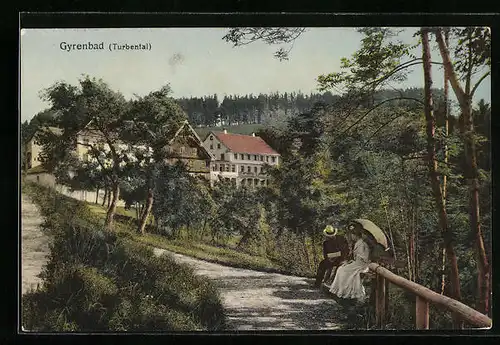 AK Gyrenbad bei Turbental, Ortsansicht hinter Paar auf einer Bank