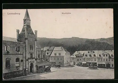 AK Leutenberg, Marktplatz mit Gasthaus Ratskeller und Brunnen