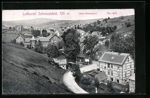 AK Schmiedefeld /Kr. Schleusingen, Ortsansicht mit Strasse aus der Vogelschau