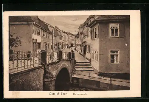 AK Ohrdruf /Thür., Hermannstrasse mit Brücke