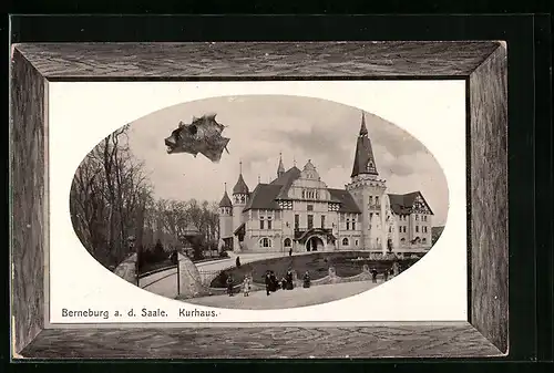 Präge-AK Berneburg a. d. Saale, Kurhaus mit Besuchern