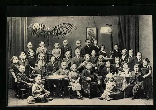 AK Schaefer`s Märchenstadt Lilliput, Liliputaner Ensemble