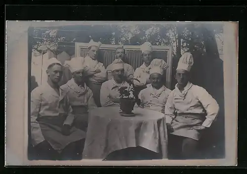 Foto-AK Bad Kissingen, Küchenbrigade des Palast Hotel Sanner, 1922