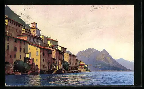 Künstler-AK Photochromie Nr. 3279: Gandria, Häuser am Gewässer