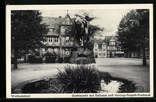 AK Wolfenbüttel, Stadtmarkt mit Rathaus und Herzog-August-Denkmal