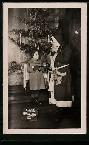 Foto-AK Weihnachtsfeier 1937 bei Allianz, Georg wird beschert