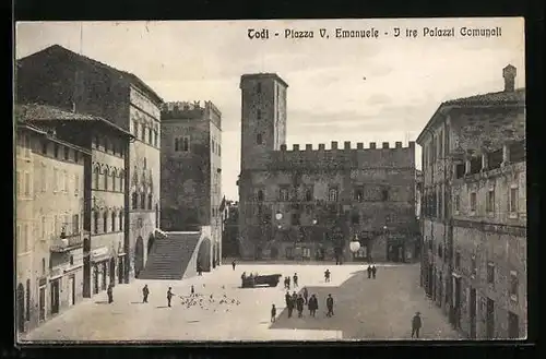 AK Todi, Piazza V. Emanuele, i tre Palazzi Comunali