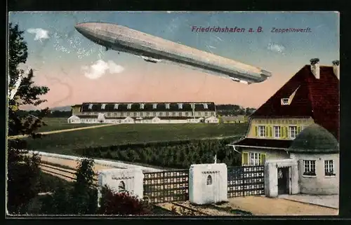 AK Friedrichshafen a. B., Luftschiff über der Zeppelinwerft