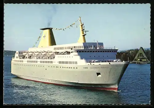 AK Passagierschiff MS Kronprins Harald fährt in Hafen