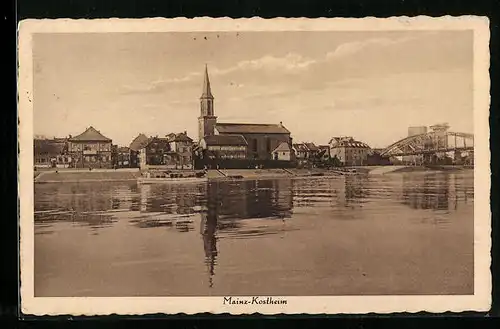 AK Mainz-Kostheim, Teilansicht, Kirche, Uferpartie