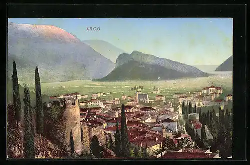 AK Arco, Teilansicht mit Blick auf die Berge