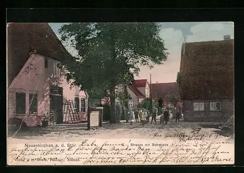 AK Neuenkirchen /Stör, Strasse mit Schmiede