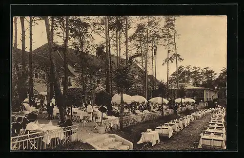 AK Berlin-Grunewald, Hauptrestaurant der Rennbahn, Gartenansicht