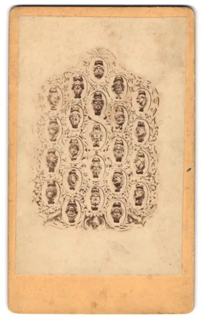 24 Fotografien A. Mensel, Berlin, Ansicht Berlin, 23 Köpfe sterbender Krieger von Andreas Schlüter im Zeughaus Innenhof 0