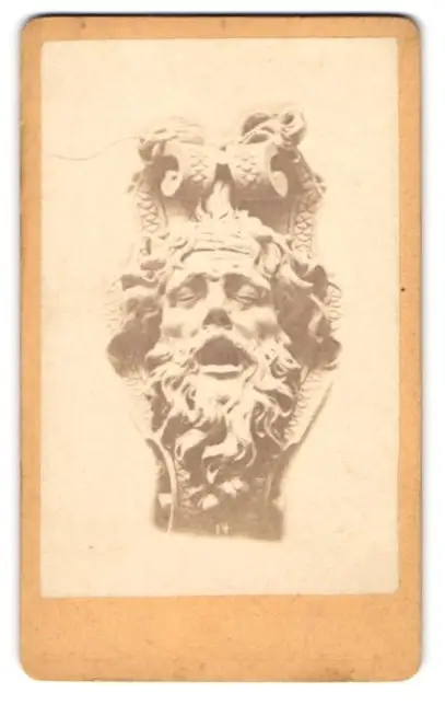 24 Fotografien A. Mensel, Berlin, Ansicht Berlin, 23 Köpfe sterbender Krieger von Andreas Schlüter im Zeughaus Innenhof 15