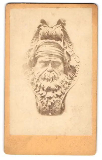 24 Fotografien A. Mensel, Berlin, Ansicht Berlin, 23 Köpfe sterbender Krieger von Andreas Schlüter im Zeughaus Innenhof 18