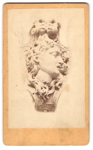 24 Fotografien A. Mensel, Berlin, Ansicht Berlin, 23 Köpfe sterbender Krieger von Andreas Schlüter im Zeughaus Innenhof 20