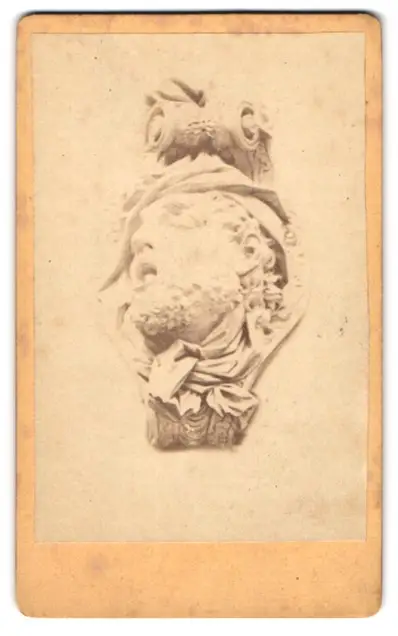 24 Fotografien A. Mensel, Berlin, Ansicht Berlin, 23 Köpfe sterbender Krieger von Andreas Schlüter im Zeughaus Innenhof 21