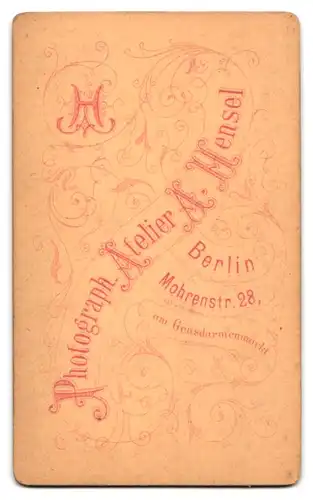 24 Fotografien A. Mensel, Berlin, Ansicht Berlin, 23 Köpfe sterbender Krieger von Andreas Schlüter im Zeughaus Innenhof