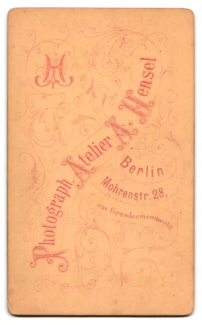 24 Fotografien A. Mensel, Berlin, Ansicht Berlin, 23 Köpfe sterbender Krieger von Andreas Schlüter im Zeughaus Innenhof 39