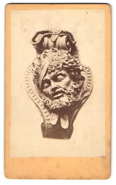 24 Fotografien A. Mensel, Berlin, Ansicht Berlin, 23 Köpfe sterbender Krieger von Andreas Schlüter im Zeughaus Innenhof 4