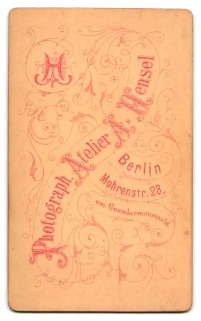 24 Fotografien A. Mensel, Berlin, Ansicht Berlin, 23 Köpfe sterbender Krieger von Andreas Schlüter im Zeughaus Innenhof 46