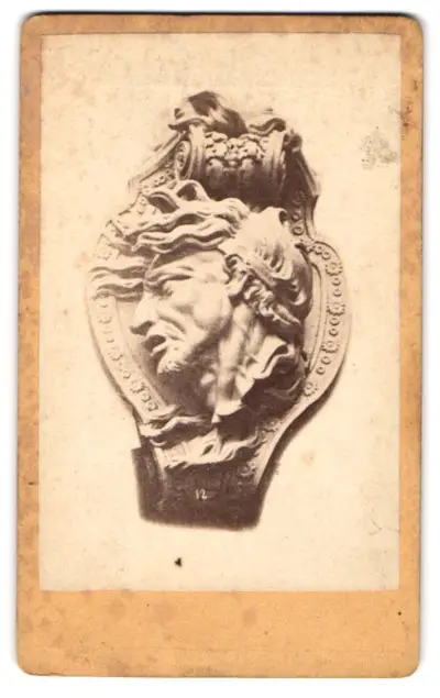 24 Fotografien A. Mensel, Berlin, Ansicht Berlin, 23 Köpfe sterbender Krieger von Andreas Schlüter im Zeughaus Innenhof 6