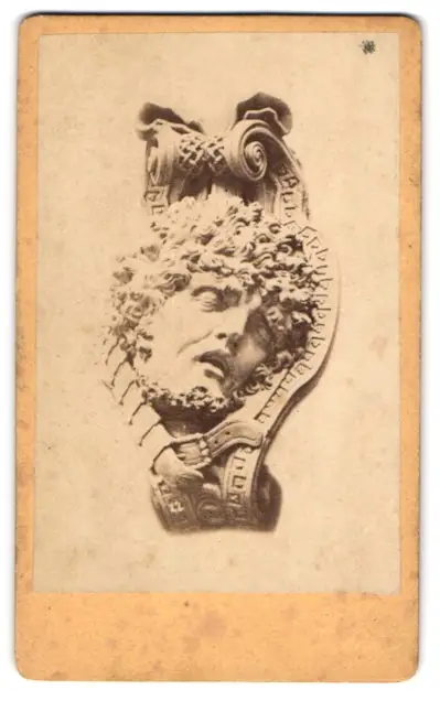 24 Fotografien A. Mensel, Berlin, Ansicht Berlin, 23 Köpfe sterbender Krieger von Andreas Schlüter im Zeughaus Innenhof 7