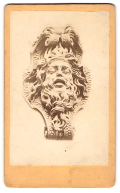 24 Fotografien A. Mensel, Berlin, Ansicht Berlin, 23 Köpfe sterbender Krieger von Andreas Schlüter im Zeughaus Innenhof 9