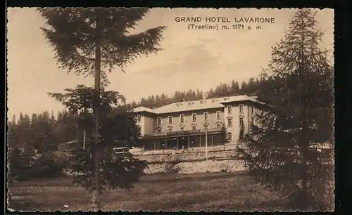 AK Lavarone, Blick zum Grand Hotel