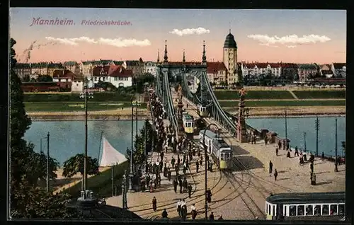 AK Mannheim, Friedrichsbrücke mit Strassenbahnen