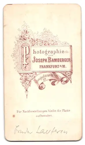 Fotografie Joseph Bamberger, Frankfurt a. M., Junghofstr. 24, Elegant gekleideter Herr mit Vollbart