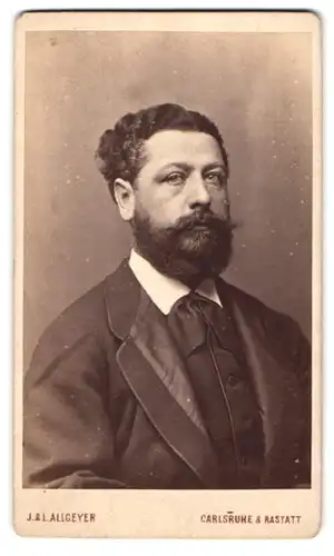 Fotografie J. & L. Allgeyer, Karlsruhe, Bürgerlicher Herr mit Vollbart