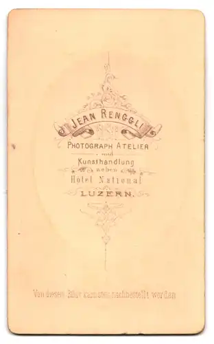 Fotografie Jean Renggli, Luzern, Elegant gekleideter Herr mit Walross