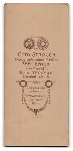 Fotografie Otto Strauch, Zehdenick, Am Markt 1, Junge Dame im Samtkleid