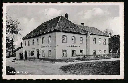 AK Groitzsch, Gasthof Groitzsch mit Strasse