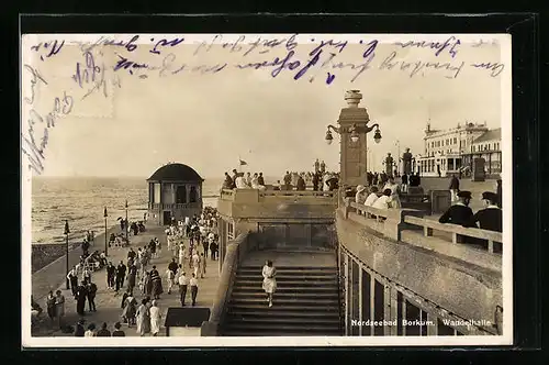 AK Borkum, die Wandelhalle, Promenade mit Pavillon am Nordseeufer